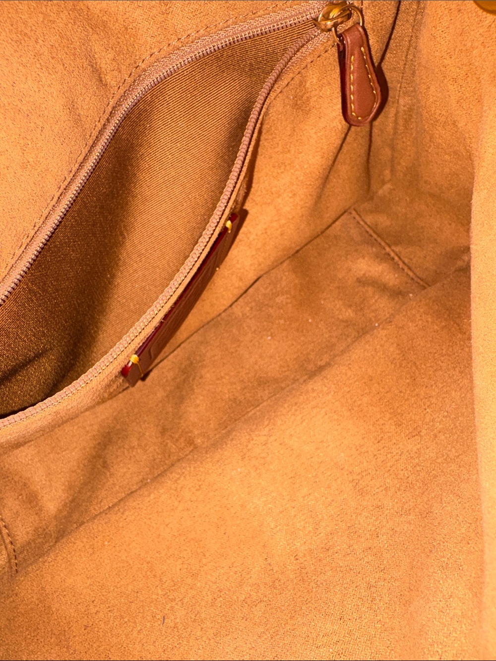 COACH Elodie in Signature canvas/black leather. - Picture 7 of 13